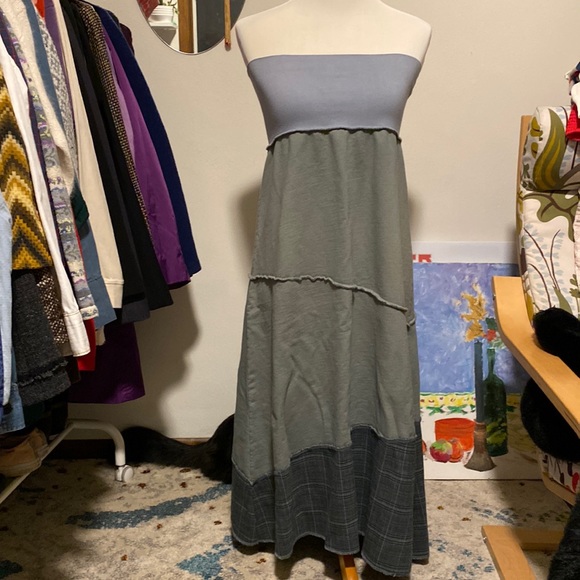 SASSY KNITWEAR made in Minneapolis. Maxi skirt or strapless dress? You decide! - Picture 2 of 8